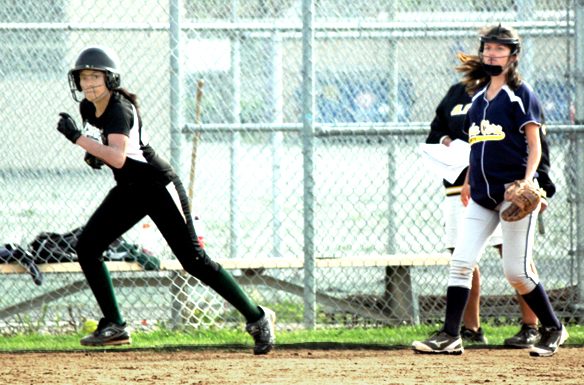 Strugglilng Panther sofrtball team begins Marine League play; all sports for April 3 on base.jpg