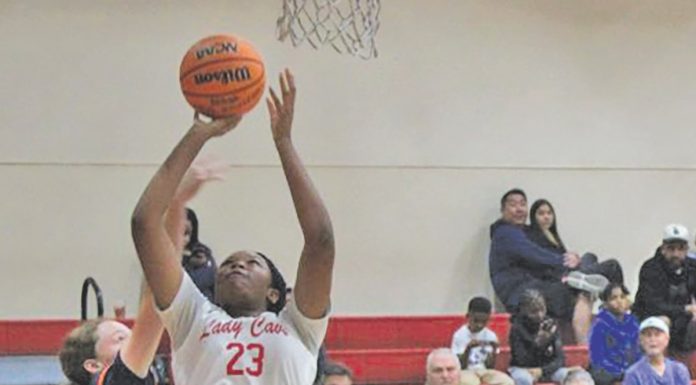 North captures Redondo Battle of Beach Gold Div.