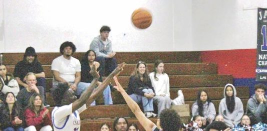 Serra pulls away from R. Mirage, advances to semifinals